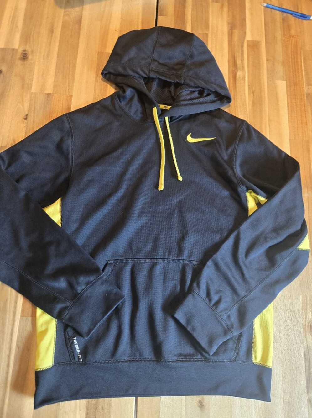 Nike Therma-FIT Pullover Fleece Athletic Hoodie – Black / Volt Neon Yellow